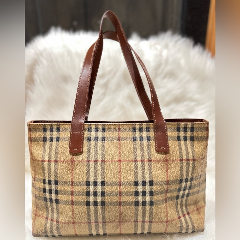 SOLD‼️‼️Burberry Classic Tan Checkered Tote Bag